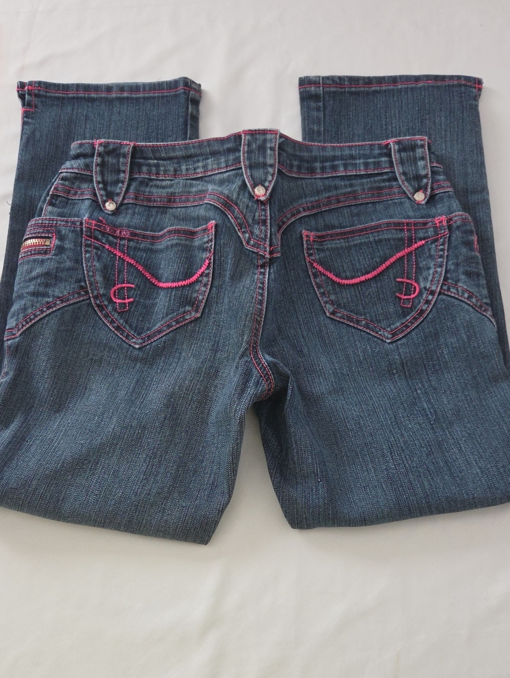 Women’s Dark Blue Denim Capri Jeans with Pink Stitching